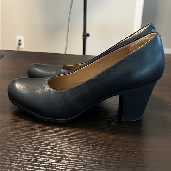 Sofft Black Leather Comfort Round Toe Heels Pumps 8M - Picture 4 of 8